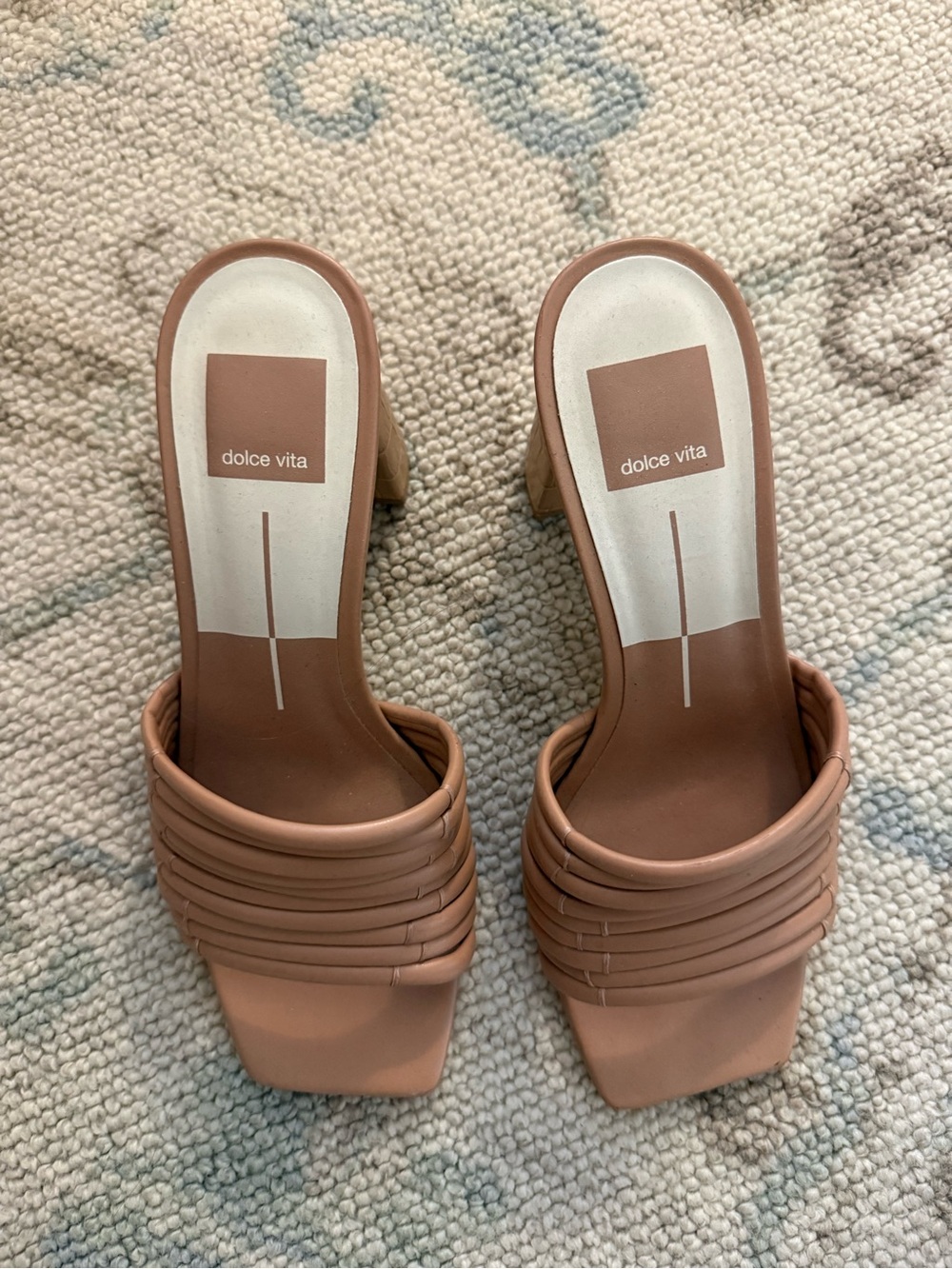 Dolce Vita Tan Block Heel - Picture 2 of 9